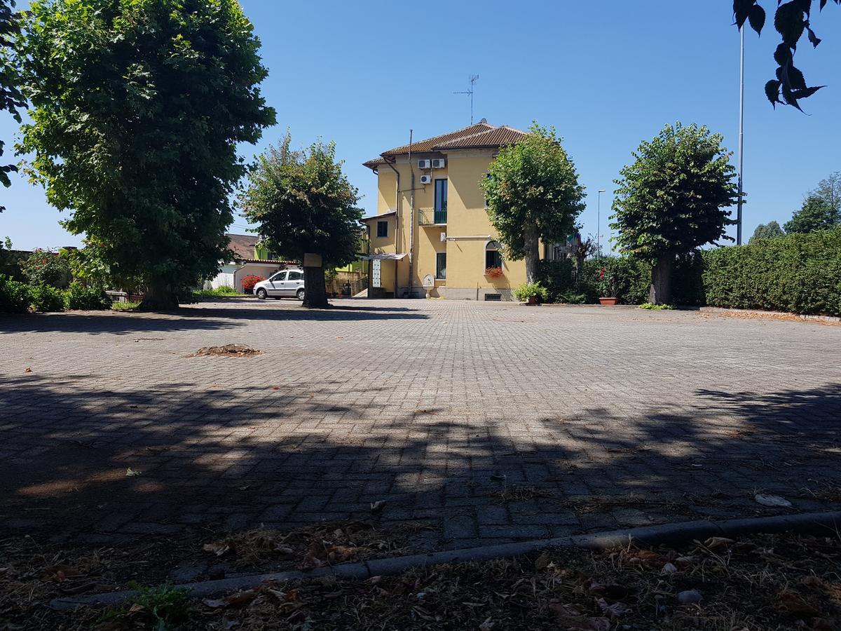 Hotel La Pendola Ozzero Exterior foto